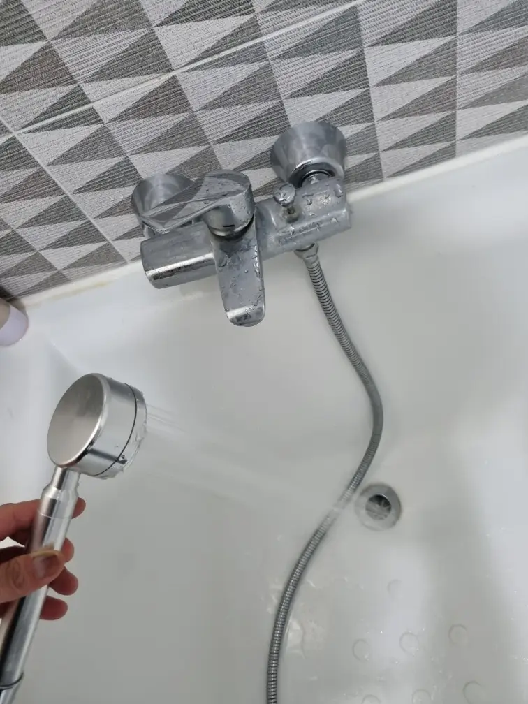 욕조 샤워기 교체, 편안한 목욕을 위한 필수 작업! - 막힘해결119
